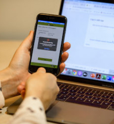 Netwerkverbinding uitgebeeld met devices