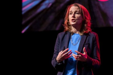 Deborah Nas geeft haar talk over technologie en innovatie in de samenleving
