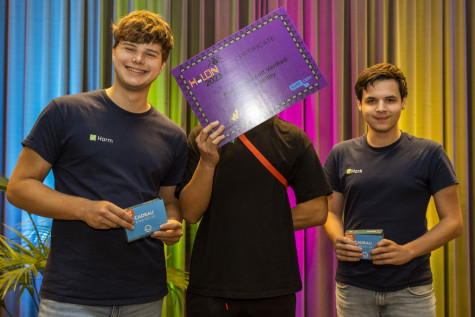 3 mensen winnen certificaat