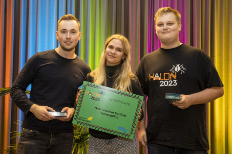 3 mensen winnen certificaat