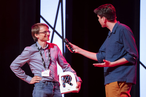 Raoul is presented with the Research Support Champion award