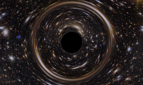Het zwarte gat vervormt het licht van sterren op de achtergrond. Zo projecteert de ring rond het zwarte gat, een zogeheten Einsteinring, lichtstralen van sterren direct áchter het zwarte gat.