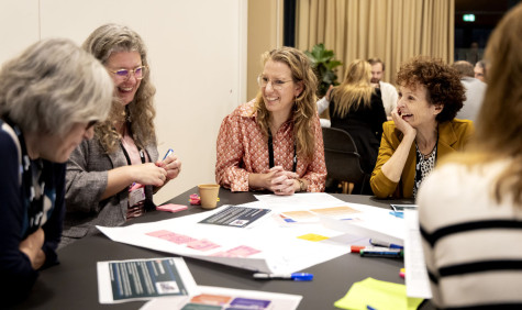 mensen tijdens een sessie in gesprek op de SURF Onderwijsdagen