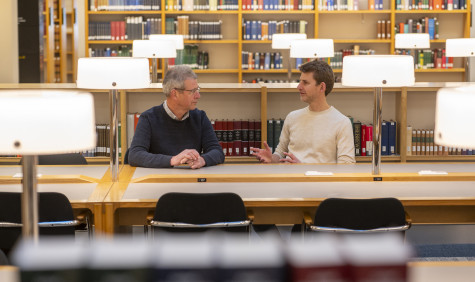 Enno Meijers en David de Boer in de KB