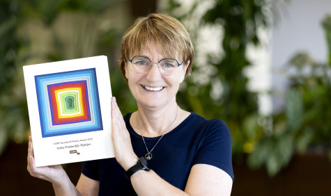 Anita Polderdijk-Rijntjes met de Security & Privacy Award