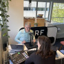 podcastopname in de SURFstudio met Harold Teunissen en Eva van Dam