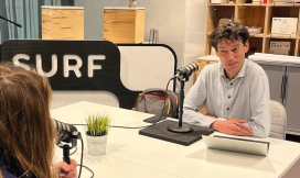 podcastopname in de SURFstudio met Sanne Koenen en Ronald Stolk