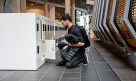 Man knielt bij kluisje op de UvA