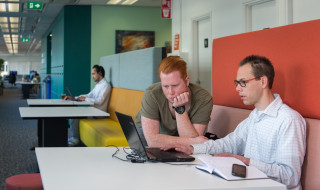 SURFmarket medewerkers overleg