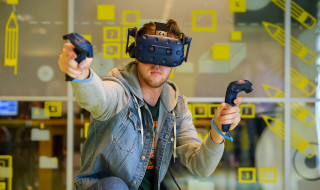 student met VR-bril