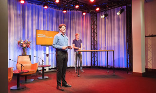 Dagvoorzitter Remc Rutten en Peter Clijsters in de studio van What's Next @ SURFconext
