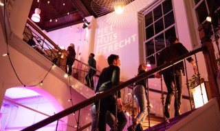 Bezoekers in het Huis Utrecht