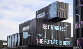 Gebouw met de tekst: Get started: the future is here