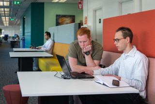 SURFmarket medewerkers overleg