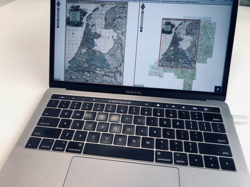Digitale landkaarten op laptop