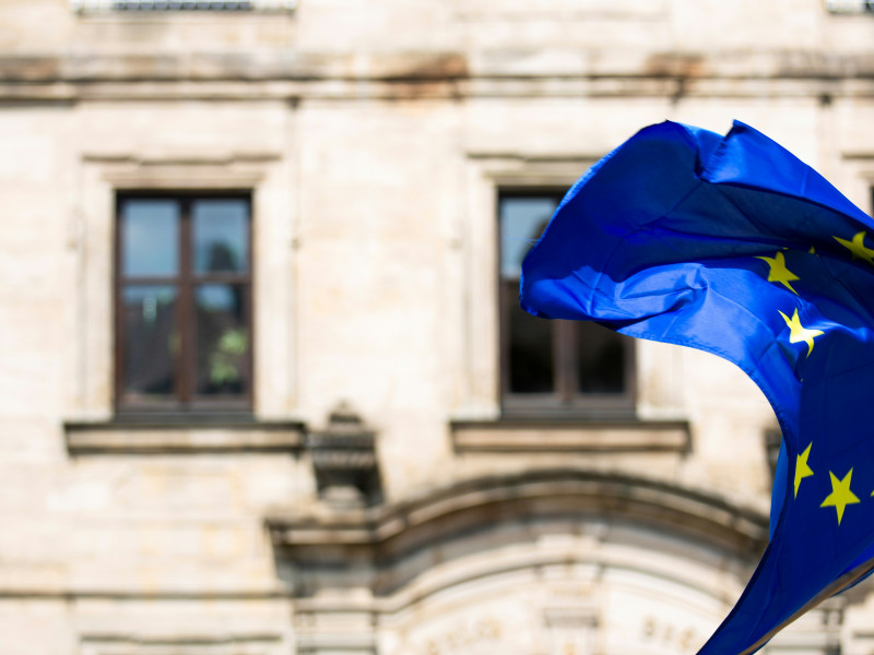 Europese vlag waait in de wind