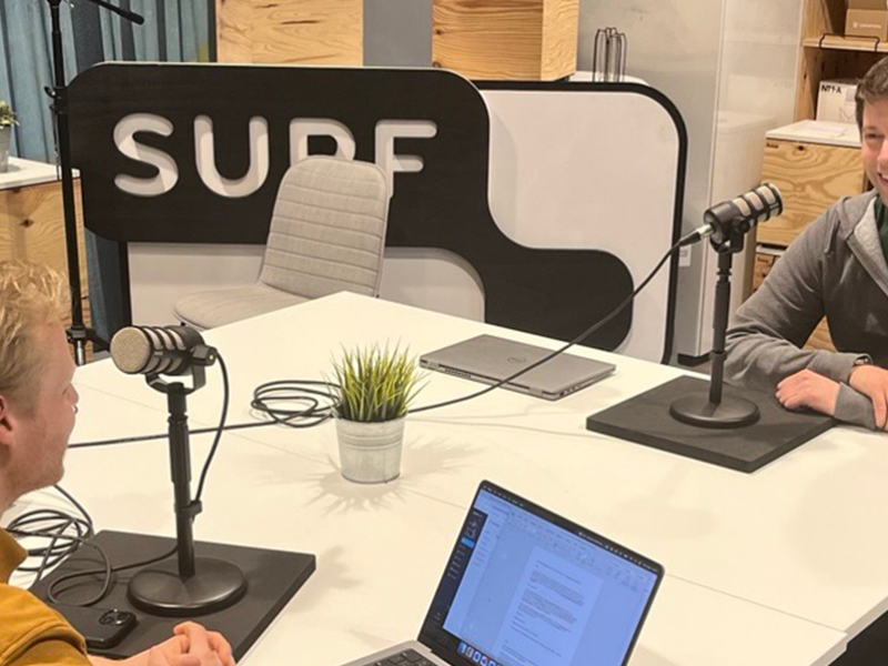 podcastopname in de SURFstudio met Niels Weijers en Joeri de Ruiter