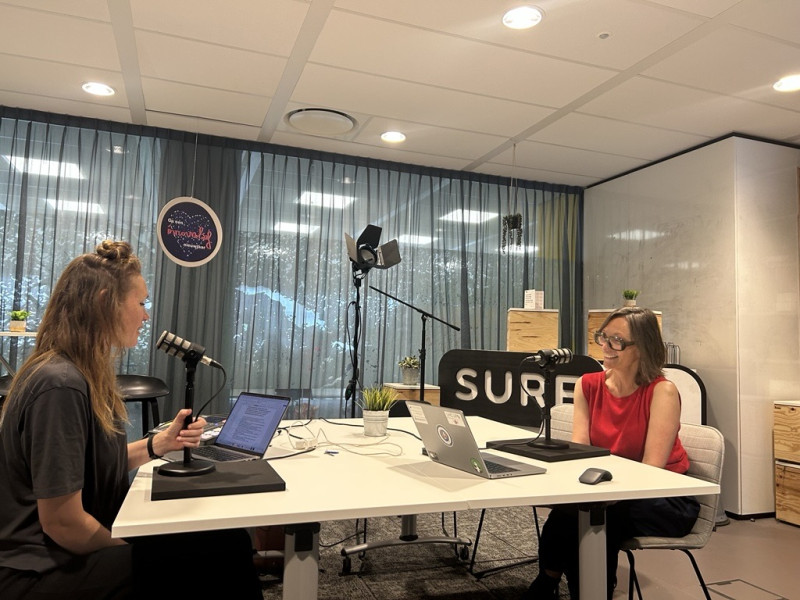 podcast recording in the SURFstudio with Sanne Koenen and Karin Wessel