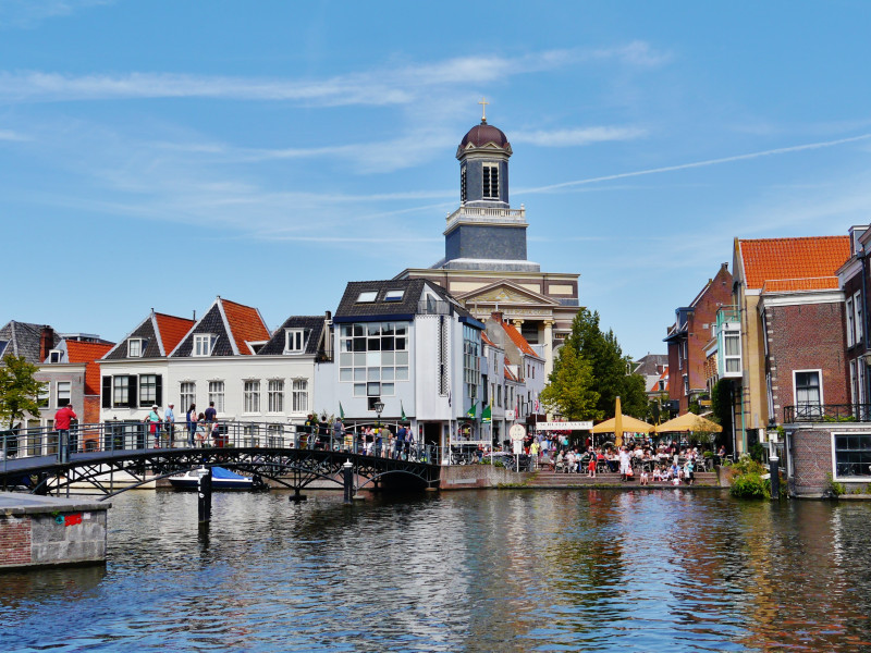 Canals in Leiden, Province of North Holland, Netherlands by Zairon CC BY-SA 