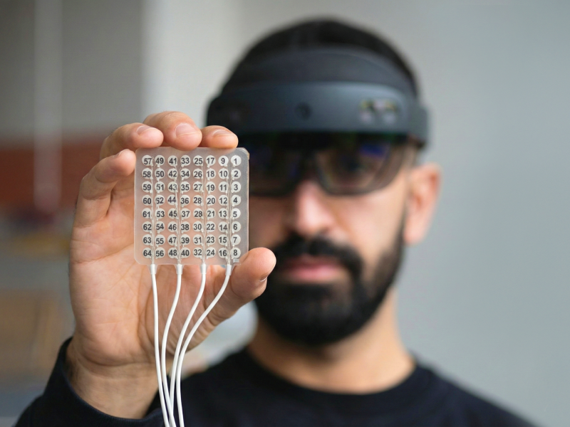 Hizirwan holding eeg