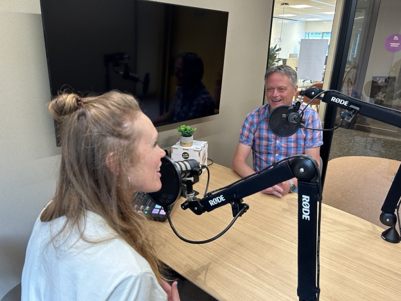 podcastopname in de SURFstudio met Sanne Koenen en Corno Vromans