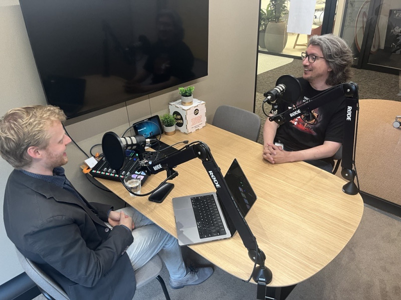 Podcastopname met Niels Weijers in gesprek met Marco Kersten
