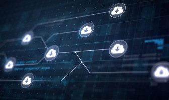 afbeelding van cloud iconen verbonden in een netwerk